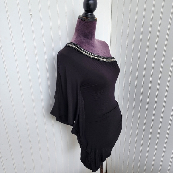 Bebe Women’s Stretch Black Beaded Asymmetrical One Cold Shoulder Top Blouse XS - Picture 7 of 11
